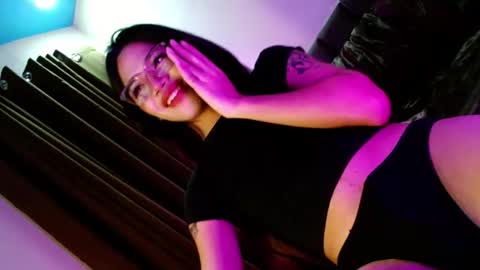 Snapshot of love_seren chatting on 10.26.25 Seren online show from 10.26.25