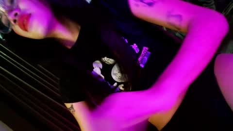 Snapshot of love_seren chatting on 10.29.25 Seren online show from 10.29.25