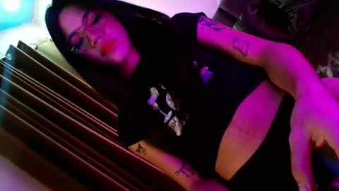 Snapshot of love_seren chatting on 11.03.25 Seren online show from 11.03.25