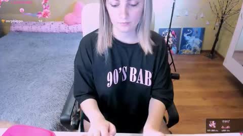 Snapshot of loveboys1993 chatting on 09.23.25 cat-girl online show from 09.23.25