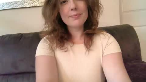 Snapshot of loveconnie chatting on 11.21.25 Connie Rae online show from 11.21.25