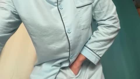 Snapshot of lovecoquin chatting on 10.30.25 lovecoquin online show from 10.30.25