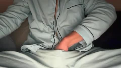 Snapshot of lovecoquin chatting on 12.14.25 lovecoquin online show from 12.14.25