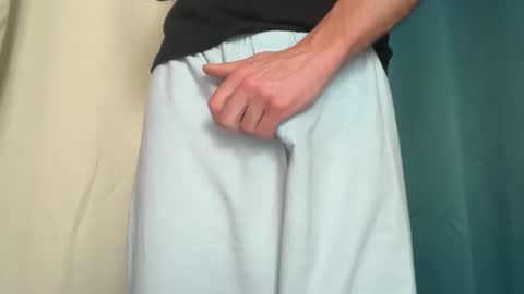 Snapshot of lovecoquin chatting on 12.22.25 lovecoquin online show from 12.22.25