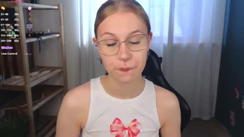 Snapshot of lovedrope chatting on 09.27.25 God like girl Ann online show from 09.27.25