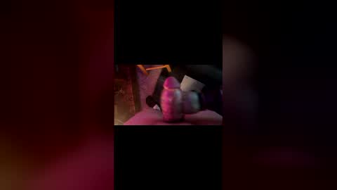 Snapshot of loveerrboyy9 chatting on 12.18.25 loveerrboyy9 online show from 12.18.25