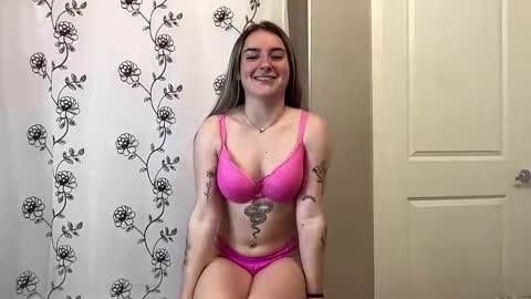 Snapshot of lovefromrose1 chatting on 02.15.26 Olivia Rose online show from 02.15.26