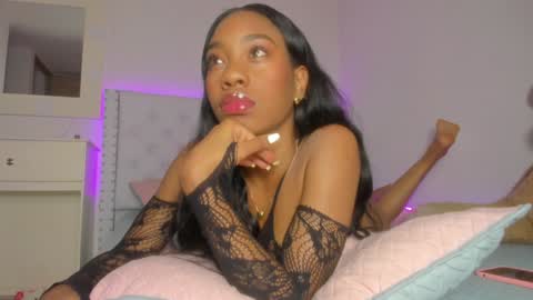 Snapshot of loveit_hermione chatting on 01.05.25 Val online show from 01.05.25