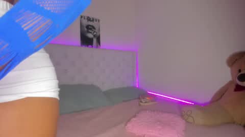 Snapshot of loveit_hermione chatting on 01.11.25 Val online show from 01.11.25