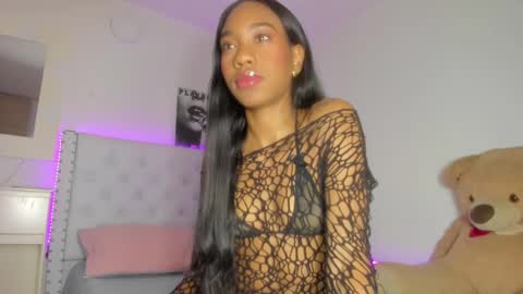 Snapshot of loveit_hermione chatting on 02.06.25 Val online show from 02.06.25