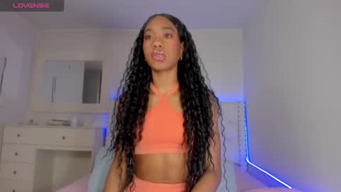 Snapshot of loveit_hermione chatting on 10.15.25 Val online show from 10.15.25