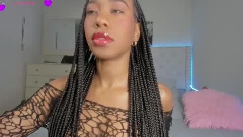 Snapshot of loveit_hermione chatting on 11.23.25 Val online show from 11.23.25