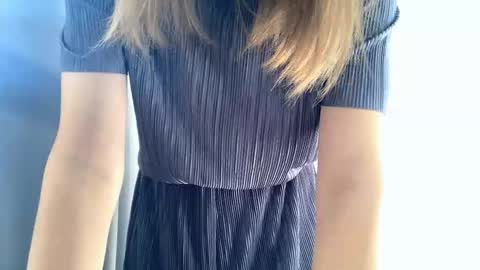 Ella online show from 10.22.25