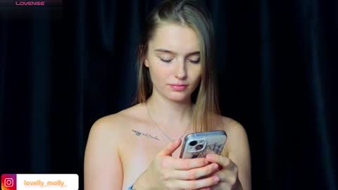 Snapshot of lovelly_molly chatting on 11.29.25 Molly online show from 11.29.25