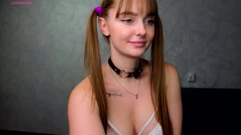 Snapshot of lovelly_molly chatting on 02.01.26 Molly online show from 02.01.26