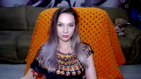 Snapshot of lovellymalina chatting on 12.11.24 private open online show from 12.11.24