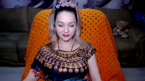 Snapshot of lovellymalina chatting on 12.16.24 private open online show from 12.16.24