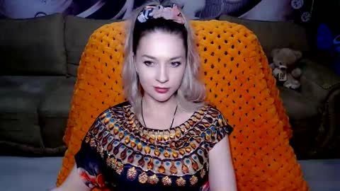 Snapshot of lovellymalina chatting on 12.16.24 private open online show from 12.16.24