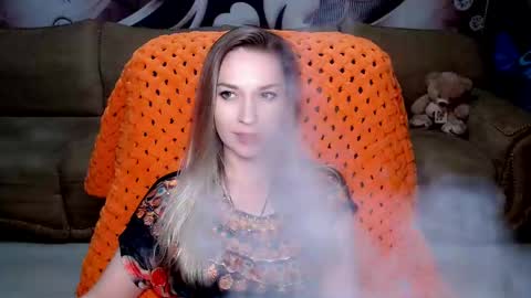 Snapshot of lovellymalina chatting on 12.24.24 private open online show from 12.24.24