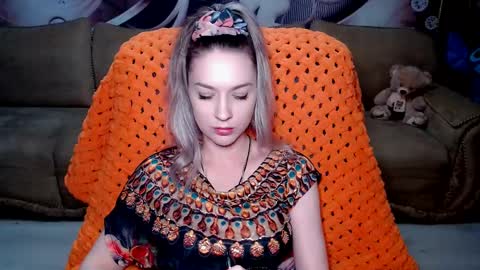 Snapshot of lovellymalina chatting on 12.30.24 private open online show from 12.30.24