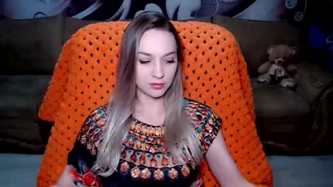 Snapshot of lovellymalina chatting on 01.04.25 private open online show from 01.04.25