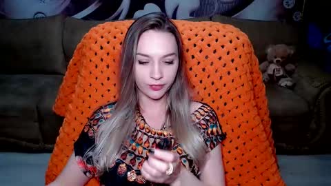 Snapshot of lovellymalina chatting on 01.04.25 private open online show from 01.04.25