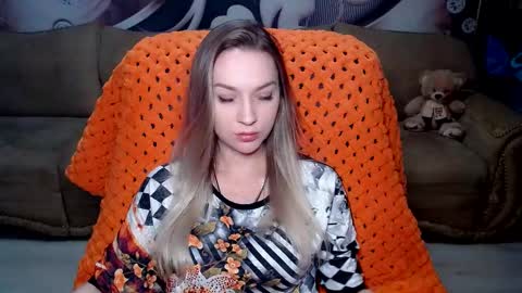 Snapshot of lovellymalina chatting on 01.06.25 private open online show from 01.06.25