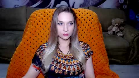 Snapshot of lovellymalina chatting on 01.11.25 private open online show from 01.11.25