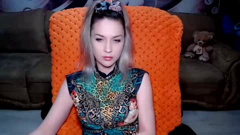 Snapshot of lovellymalina chatting on 01.26.25 private open online show from 01.26.25