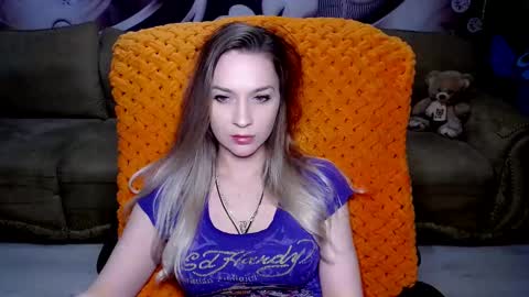 Snapshot of lovellymalina chatting on 01.27.25 private open online show from 01.27.25