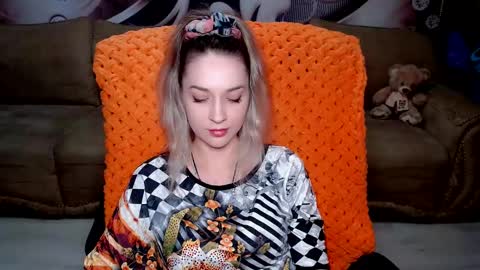 Snapshot of lovellymalina chatting on 02.03.25 private open online show from 02.03.25
