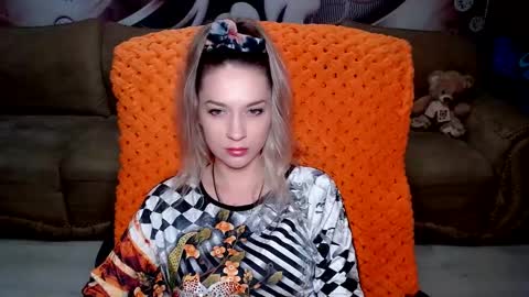 Snapshot of lovellymalina chatting on 02.03.25 private open online show from 02.03.25