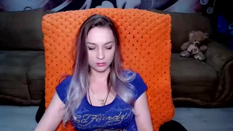 Snapshot of lovellymalina chatting on 02.08.25 private open online show from 02.08.25