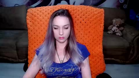 Snapshot of lovellymalina chatting on 02.08.25 private open online show from 02.08.25