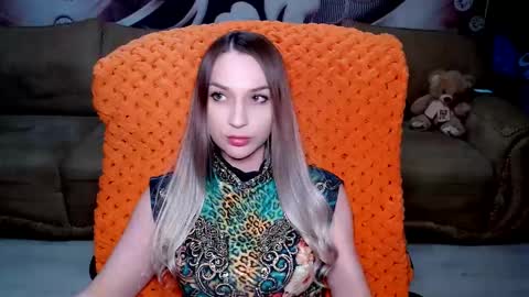 Snapshot of lovellymalina chatting on 02.12.25 private open online show from 02.12.25