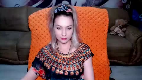 Snapshot of lovellymalina chatting on 02.13.25 private open online show from 02.13.25