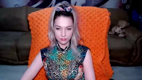 Snapshot of lovellymalina chatting on 02.16.25 private open online show from 02.16.25