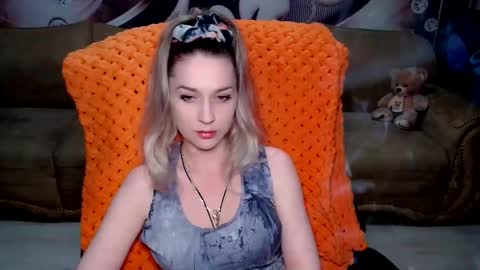Snapshot of lovellymalina chatting on 02.18.25 private open online show from 02.18.25