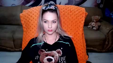 Snapshot of lovellymalina chatting on 02.18.25 private open online show from 02.18.25