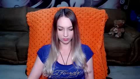 Snapshot of lovellymalina chatting on 02.20.25 private open online show from 02.20.25