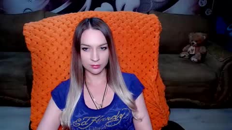Snapshot of lovellymalina chatting on 02.20.25 private open online show from 02.20.25