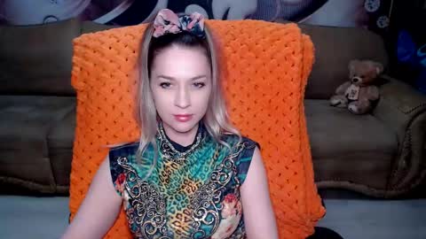 Snapshot of lovellymalina chatting on 02.21.25 private open online show from 02.21.25
