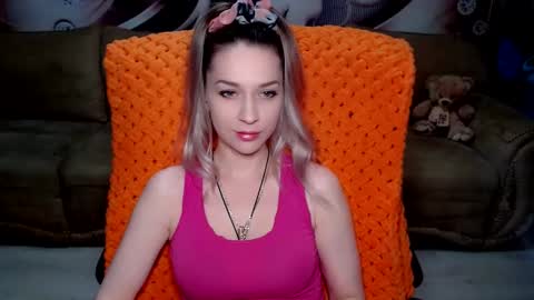 Snapshot of lovellymalina chatting on 02.28.25 private open online show from 02.28.25