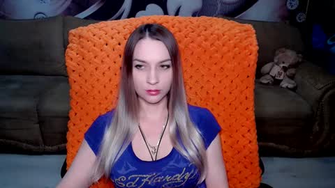 Snapshot of lovellymalina chatting on 03.03.25 private open online show from 03.03.25