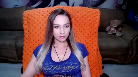 Snapshot of lovellymalina chatting on 03.08.25 private open online show from 03.08.25