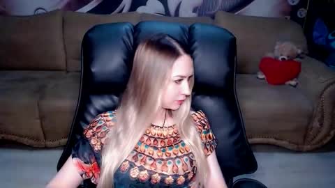 Snapshot of lovellymalina chatting on 10.02.25 private open online show from 10.02.25