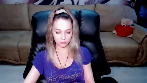 Snapshot of lovellymalina chatting on 05.10.26 private open online show from 05.10.26