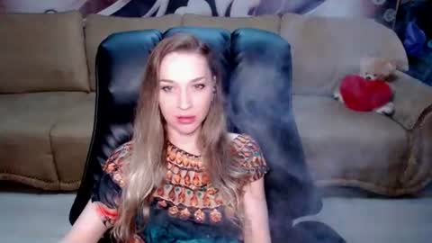 Snapshot of lovellymalina chatting on 06.11.26 private open online show from 06.11.26
