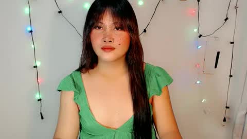 Snapshot of lovely_carmen_intown chatting on 10.14.25 lovely_carmen_intown online show from 10.14.25