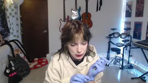 Snapshot of lovely_cass chatting on 11.02.25 Cassie online show from 11.02.25